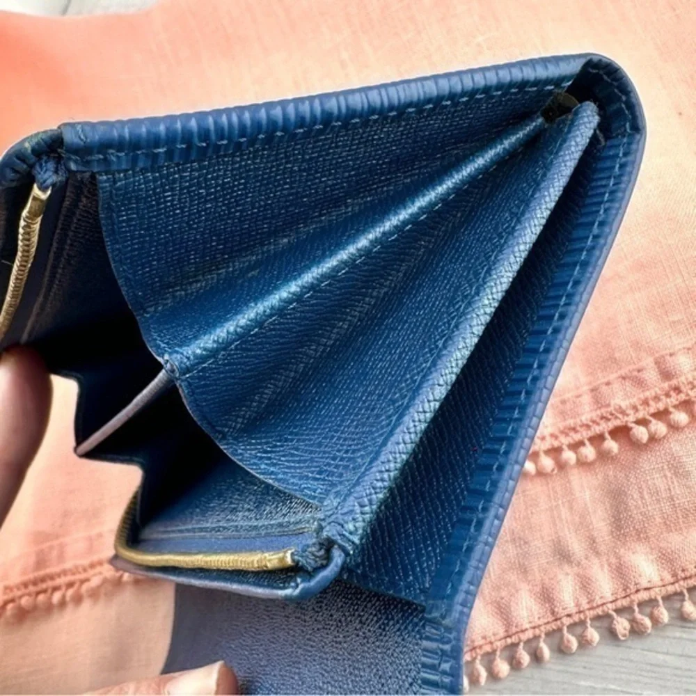 AUTHENTIC Louis Vuitton Epi Porte Monnaie Billets Tresor Wallet. Toledo Blue - Picture 11 of 16